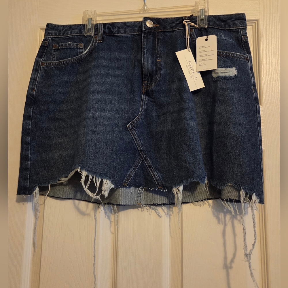 Forever 21 Frayed Hem Denim Mini Skirt in Dark Blue